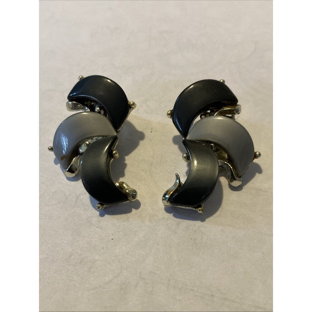 Vintage 1970's Modernist Thermoset Gray Monochrome Tone Clip Earrings